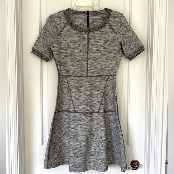 Athleta Heathered Gray En Route Ponte Short Sleeve Fit & Flare Dress 7224627 - Picture 5 of 14